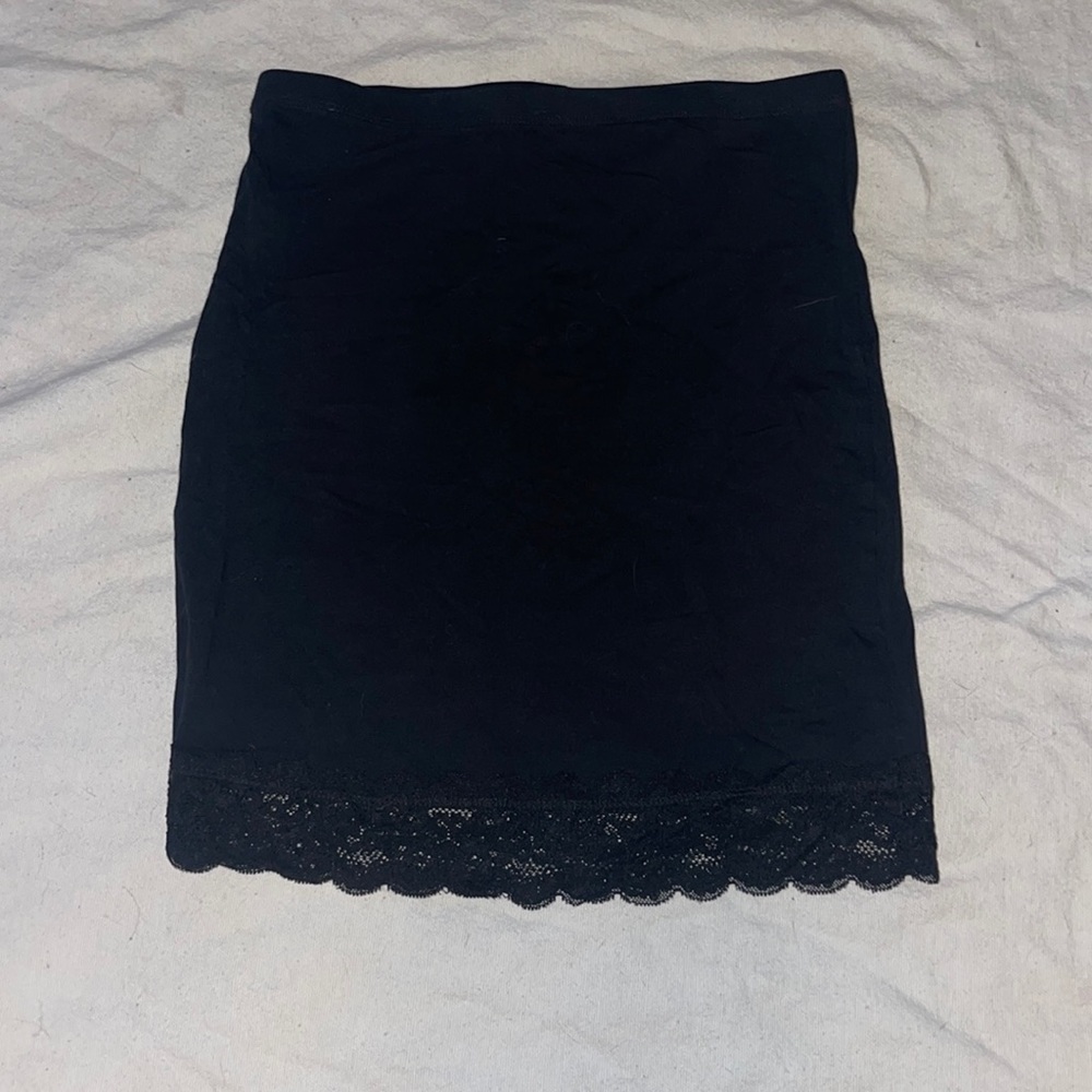 Simple Bodycon Skirt with Lace Trim Detail